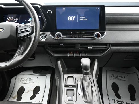 Used 2024 Chevrolet Colorado W/T RWD image 17