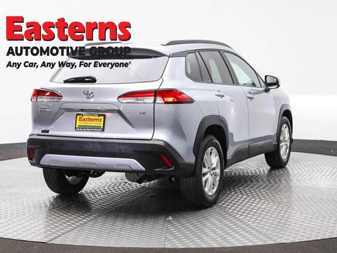 Used 2024 Toyota Corolla Cross LE FWD image 5