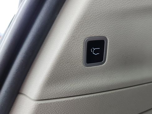 Used 2023 Chrysler Pacifica Limited image 29