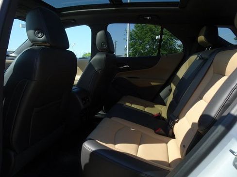 Used 2024 Chevrolet Equinox Premier FWD image 16