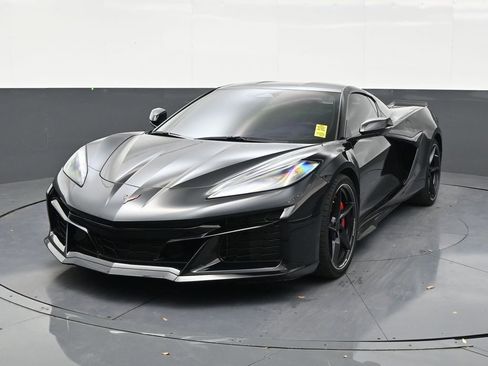 Used 2025 Chevrolet Corvette E-Ray AWD/4WD image 8