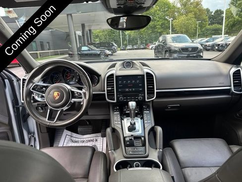 Used 2017 Porsche Cayenne Platinum Edition AWD/4WD image 12
