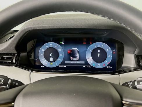 Used 2026 Land Rover Range Rover Evoque Dynamic SE image 13