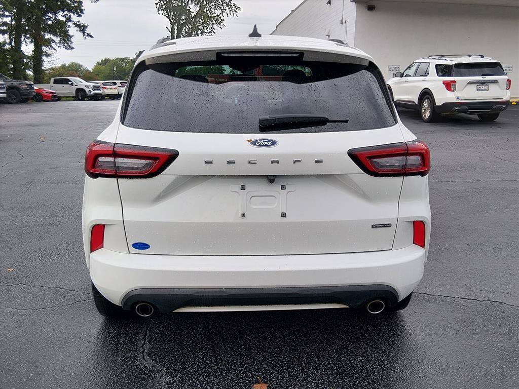 Certified 2024 Ford Escape ST-Line Select AWD/4WD image 5