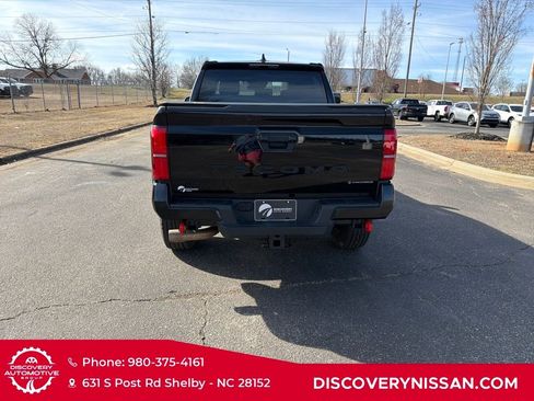 Used 2024 Toyota Tacoma TRD Off-Road image 8