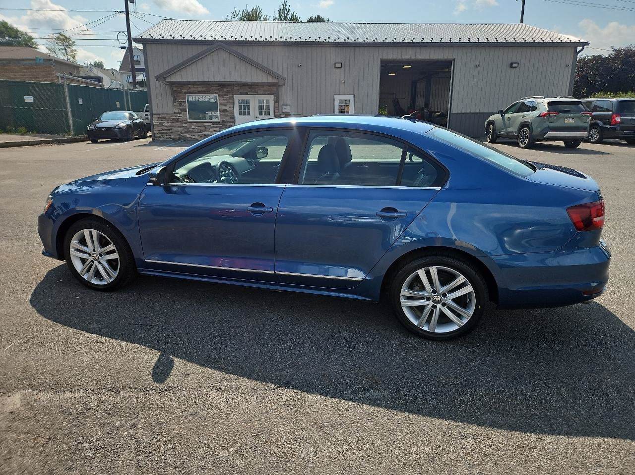 Used 2017 Volkswagen Jetta SEL FWD image 6