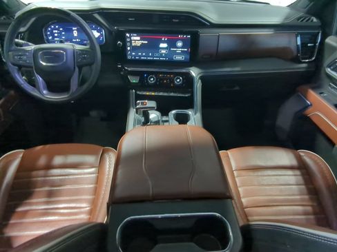 Used 2025 GMC Sierra 1500 Denali Ultimate AWD/4WD image 18