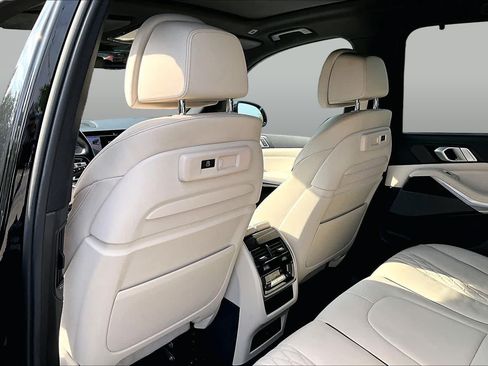 Used 2019 BMW X5 xDrive40i w/ Executive Package AWD/4WD image 22