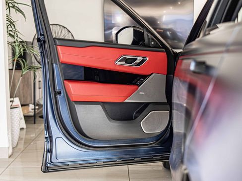 Used 2020 Land Rover Range Rover Velar SV Autobiography Dynamic image 32