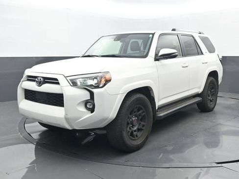 Used 2021 Toyota 4Runner SR5 Premium w/ Moonroof Package RWD image 8