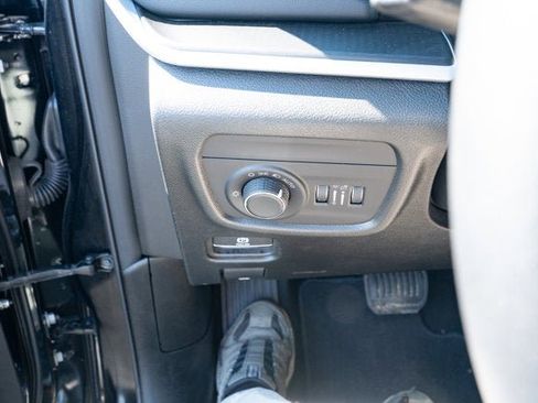 Certified 2025 Jeep Grand Cherokee Altitude AWD/4WD image 23