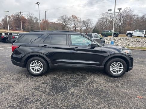 New 2026 Ford Explorer Active image 2