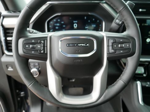 Used 2025 GMC Sierra 3500 Denali w/ Denali Reserve Package AWD/4WD image 25