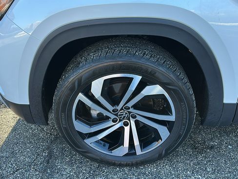 Used 2023 Volkswagen Atlas SEL image 8