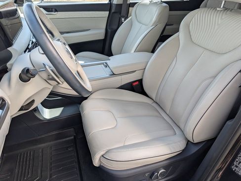 Used 2023 Hyundai Palisade Calligraphy image 6