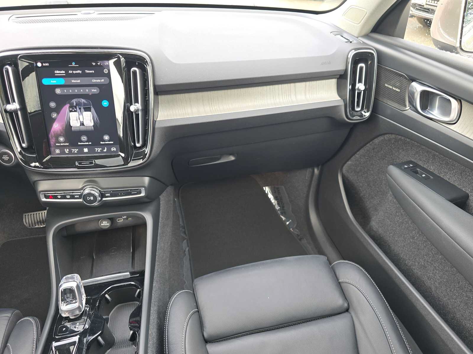 Certified 2024 Volvo XC40 B5 Plus w/ Protection Package Premier AWD/4WD image 19