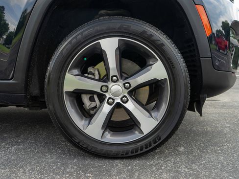 Used 2023 Jeep Grand Cherokee 4WD 4xe w/ Luxury Tech Group II image 11