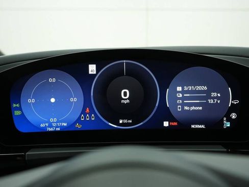 Certified 2025 Porsche Macan Electric RWD image 14