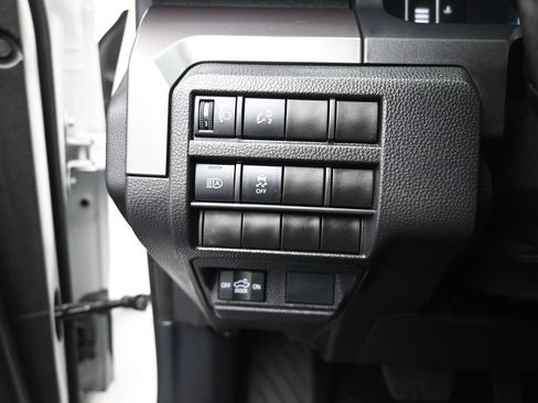 Used 2025 Toyota Tacoma SR5 AWD/4WD image 12