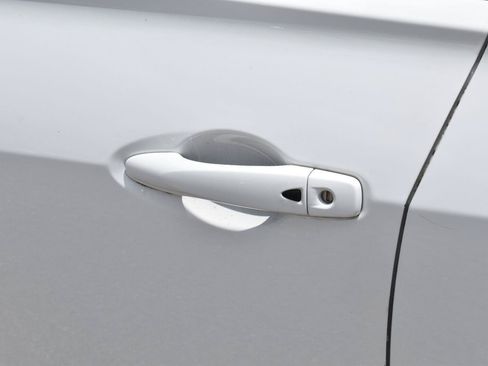 Used 2023 Nissan Kicks SV FWD image 4