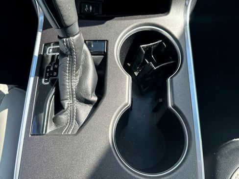 Used 2015 Toyota Camry SE image 32