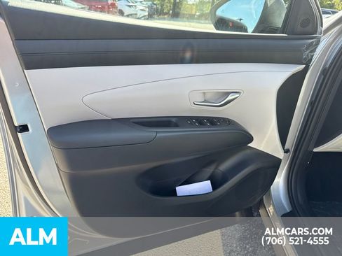 Used 2025 Hyundai Tucson SEL image 12