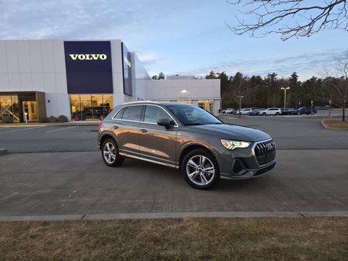 Used 2022 Audi Q3 2.0T Premium Plus w/ Premium Plus Package image 2