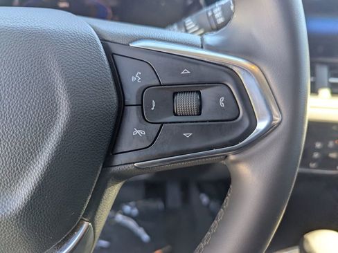 Used 2025 Chevrolet Trax ACTIV w/ Driver Confidence Package image 28