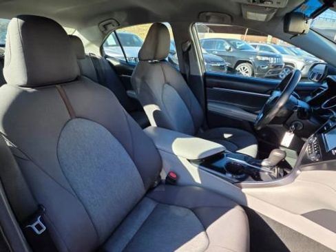 Used 2019 Toyota Camry LE FWD image 37