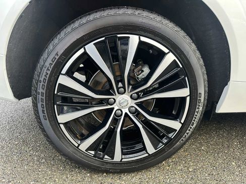 Used 2025 Volvo XC60 B5 Plus w/ Protection Package Premier image 9