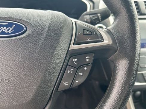 Used 2020 Ford Fusion SE image 18