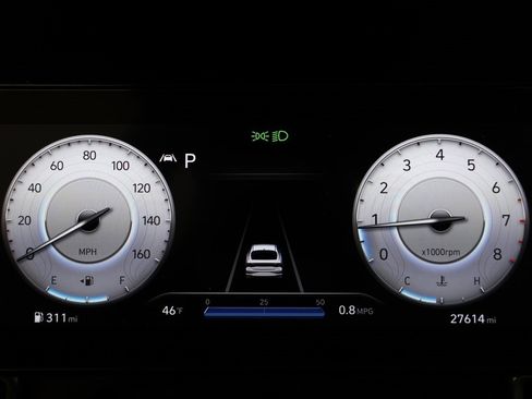 Certified 2023 Hyundai Elantra Limited w/ Preferred Accessory Package image 35