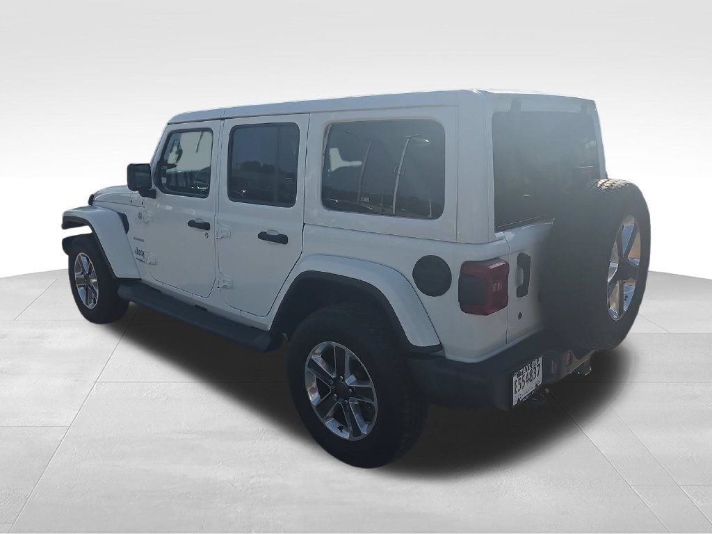 Used 2018 Jeep Wrangler Unlimited Sahara AWD/4WD image 3