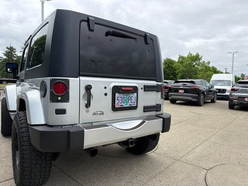 Used 2008 Jeep Wrangler Sahara AWD/4WD image 14