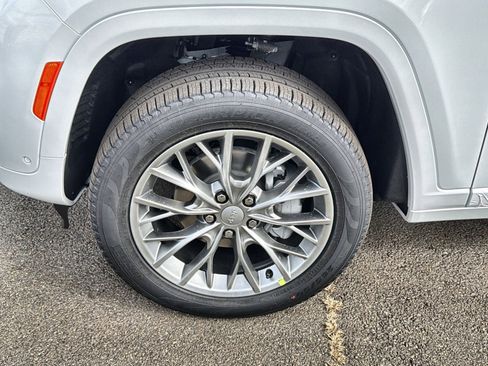 New 2025 Jeep Grand Cherokee Summit w/ Adv Protech Group IV image 12