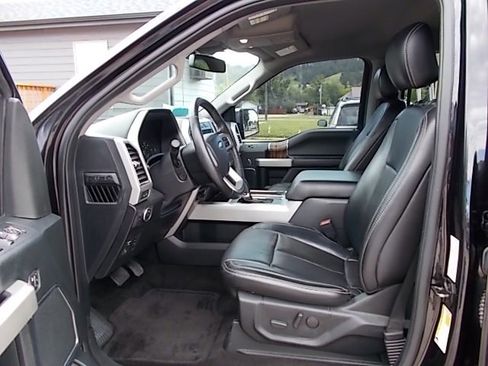 Used 2019 Ford F150 Lariat w/ Equipment Group 502A Luxury image 9