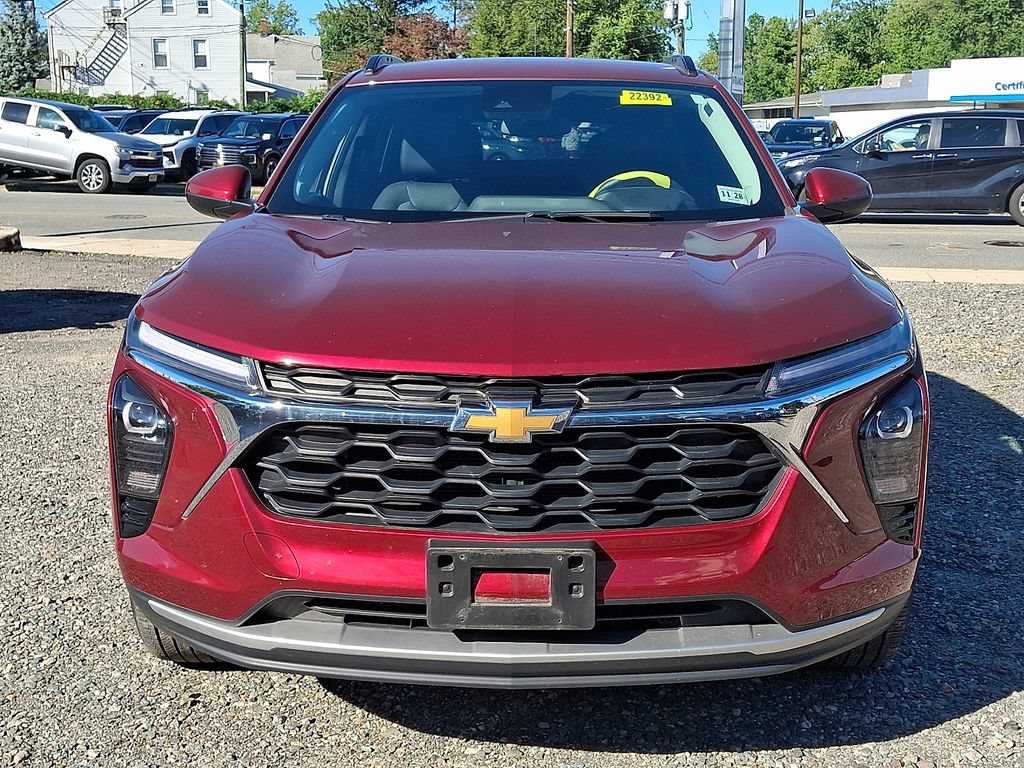 Certified 2024 Chevrolet Trax LT FWD image 2