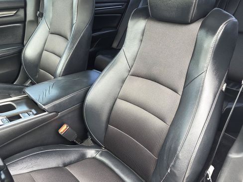 Used 2018 Honda Accord Sport image 12