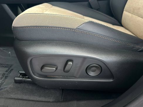 Used 2025 Chevrolet Equinox ACTIV FWD image 13
