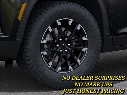 New 2026 Chevrolet Traverse Z71 w/ Driver Confidence Package image 9