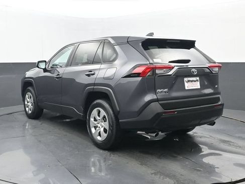 Used 2023 Toyota RAV4 LE FWD image 3