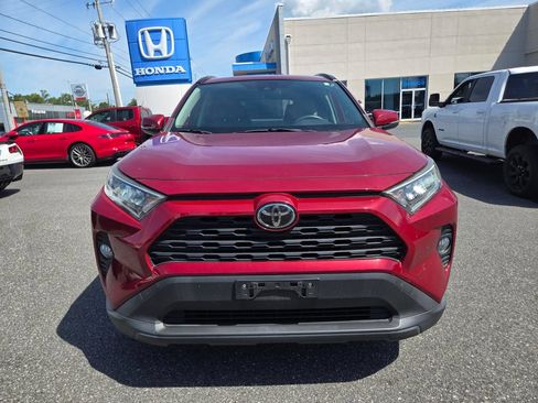 Used 2019 Toyota RAV4 XLE w/ Convenience Package AWD/4WD image 2