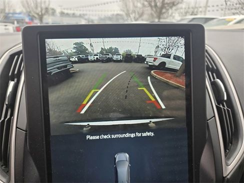 Used 2024 Ford Edge SEL image 12