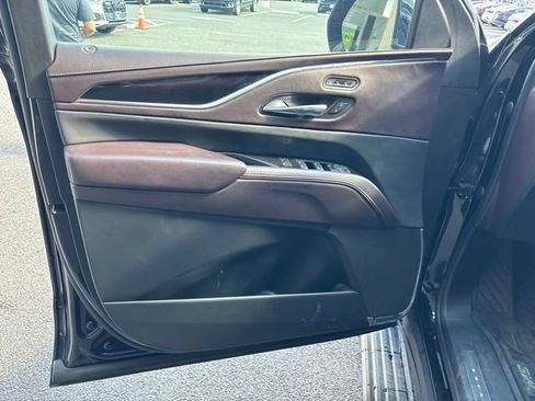 Used 2022 Cadillac Escalade ESV Sport Platinum w/ LPO, ONYX Package AWD/4WD image 19