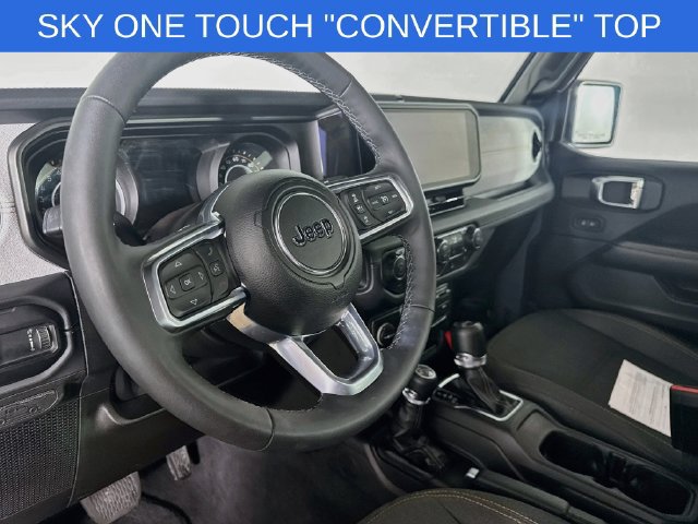 Used 2026 Jeep Wrangler Unlimited Sahara AWD/4WD image 10