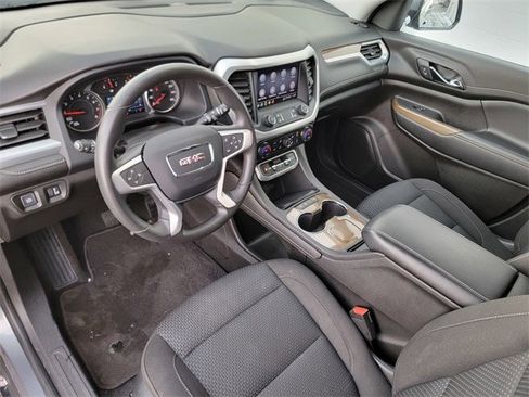 Used 2021 GMC Acadia SLE image 19