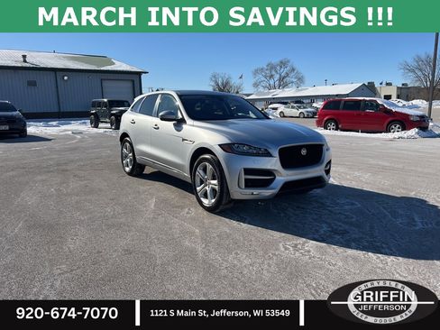 Used 2017 Jaguar F-PACE R-Sport image 5