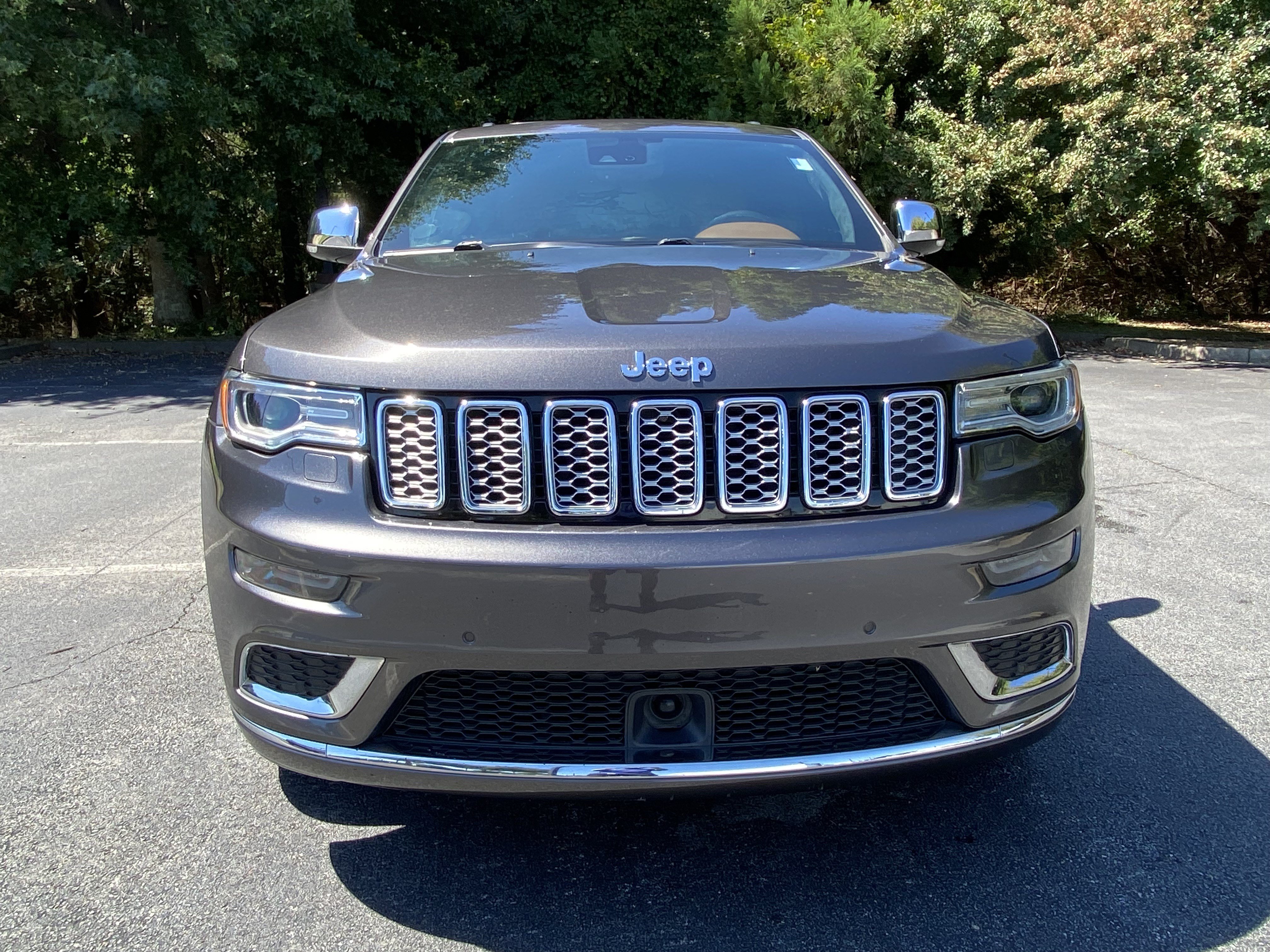 Used 2017 Jeep Grand Cherokee Summit AWD/4WD image 3
