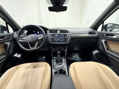Used 2022 Volkswagen Tiguan SE image 22