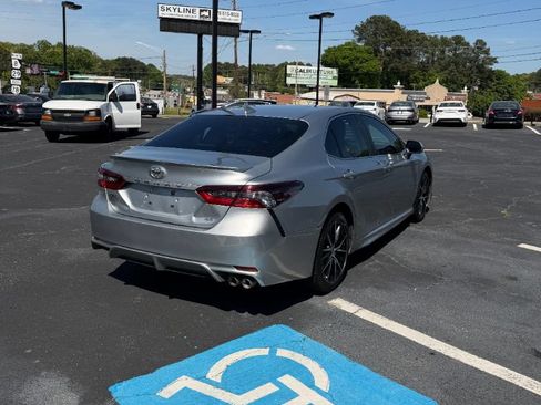 Used 2023 Toyota Camry SE w/ Convenience Package FWD image 5
